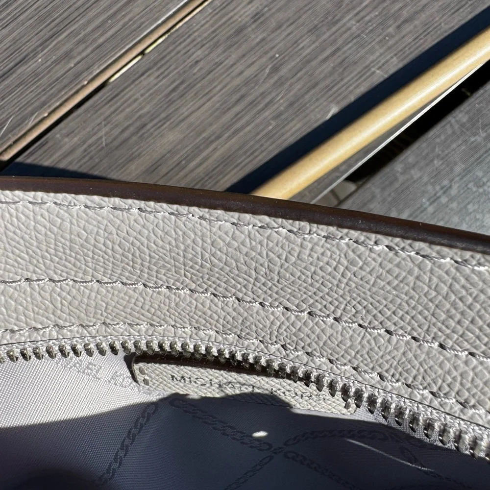 Michael Kors Elegant Gray Crossbody Bag - Picture 6 of 6